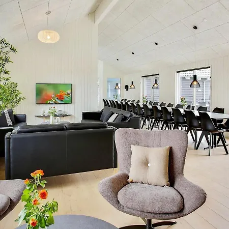 Semesterbostad 30 Person Holiday In